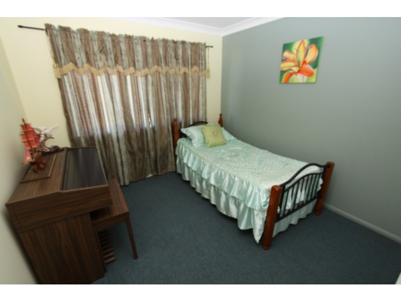 27 Adermann Drive, Kingaroy QLD 4610