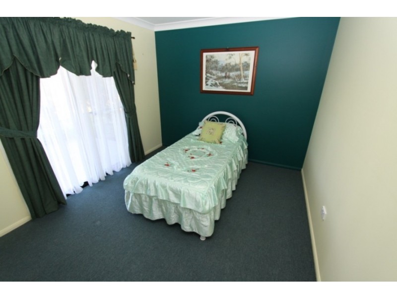 27 Adermann Drive, Kingaroy QLD 4610