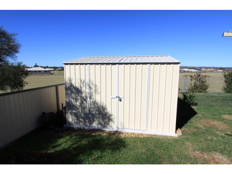 30 Windsor Circle, Kingaroy QLD 4610