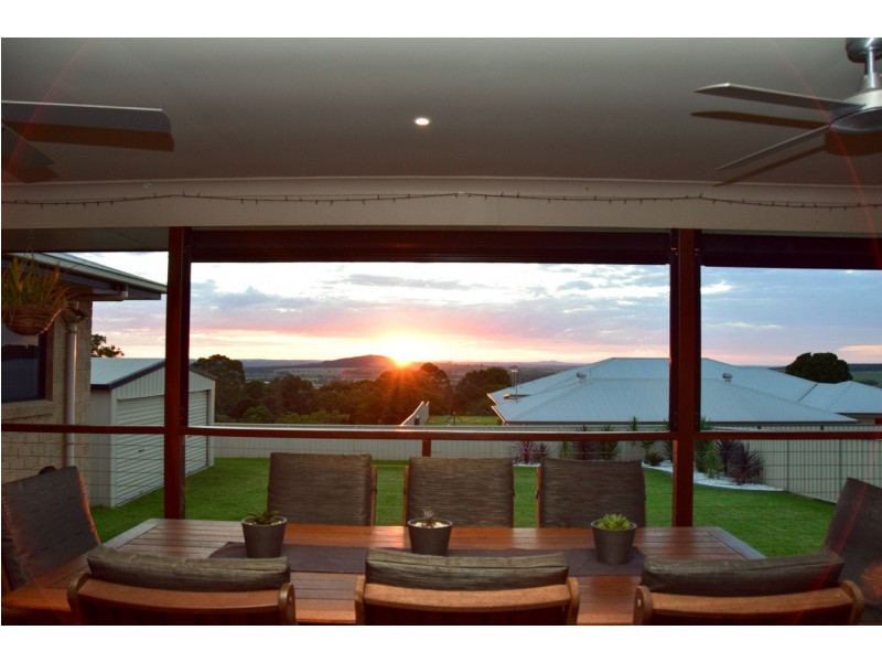 25 Hillview Parade, Kingaroy QLD 4610