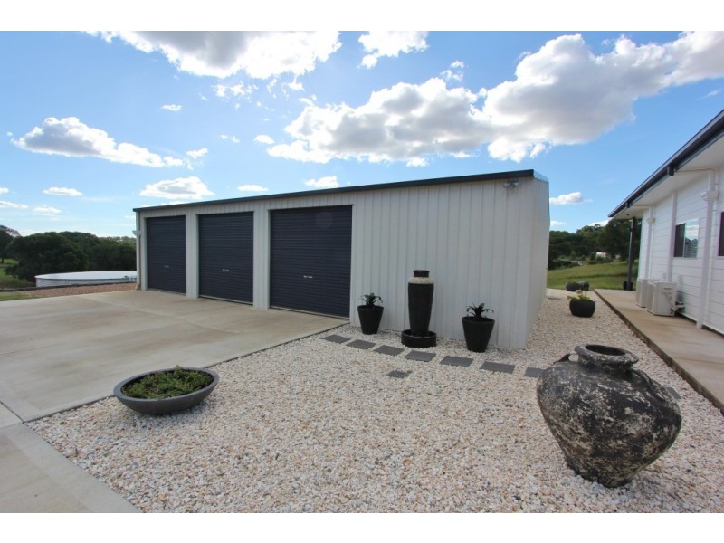 4 South Kerton Rd, Nanango QLD 4615