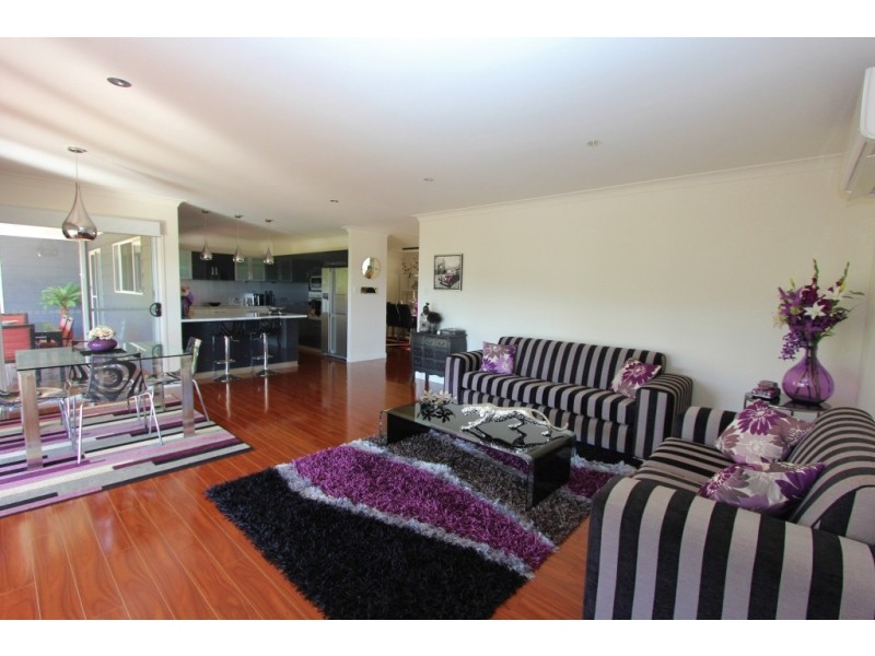 4 South Kerton Rd, Nanango QLD 4615