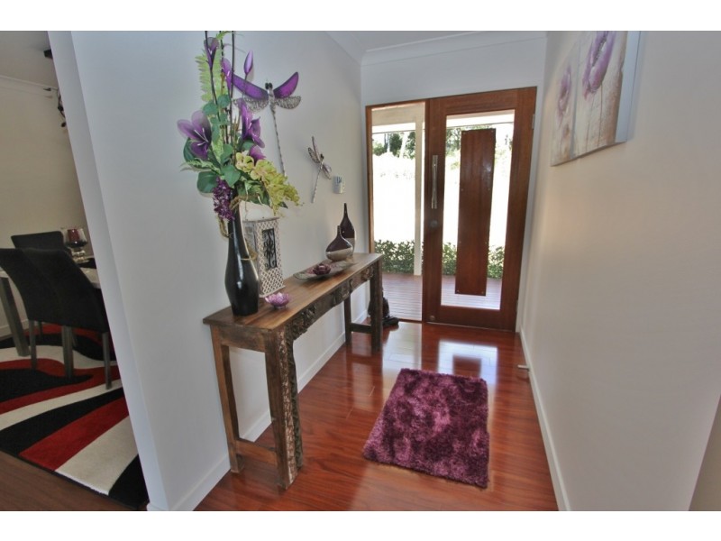 4 South Kerton Rd, Nanango QLD 4615