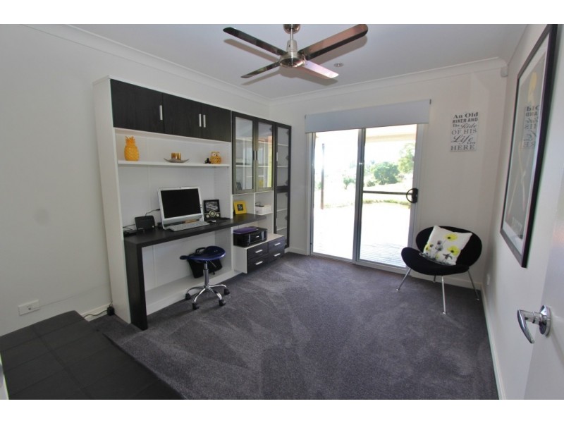 4 South Kerton Rd, Nanango QLD 4615