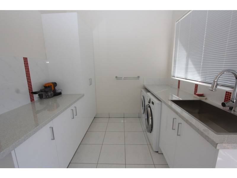 4 South Kerton Rd, Nanango QLD 4615