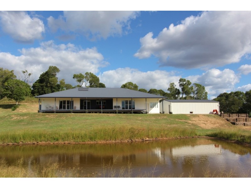 4 South Kerton Rd, Nanango QLD 4615