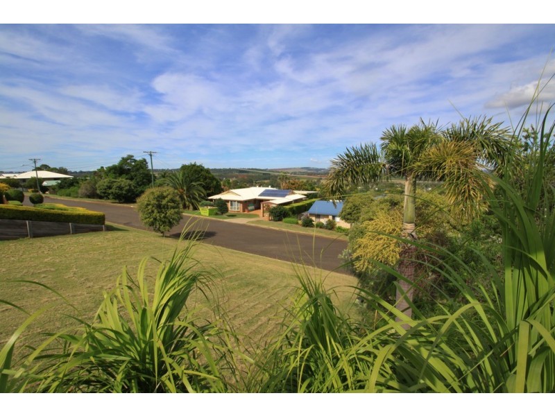 38 Adermann Drive, Kingaroy QLD 4610