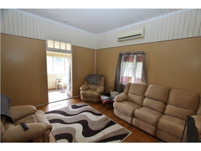 17 River Road, Kingaroy QLD 4610