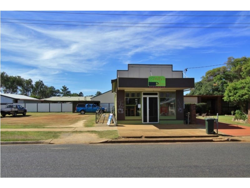 17 River Road, Kingaroy QLD 4610