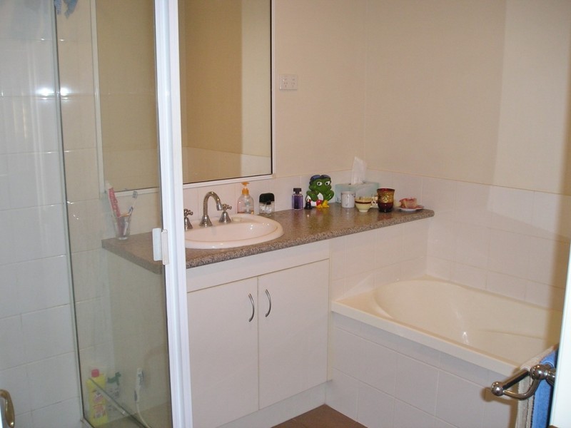 Unit 2, 13 Tessmanns Rd, Kingaroy QLD 4610