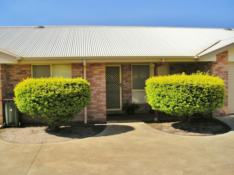 Unit 2, 13 Tessmanns Rd, Kingaroy QLD 4610