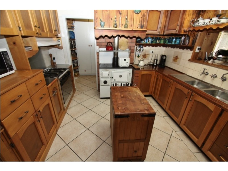 323 McAuliffes Road, Booie QLD 4610