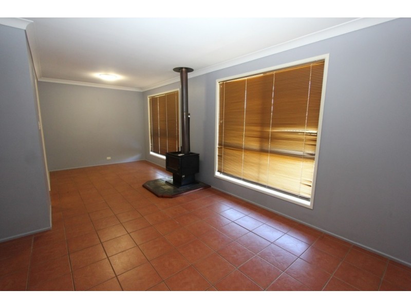 10 Joseph St, Kingaroy QLD 4610
