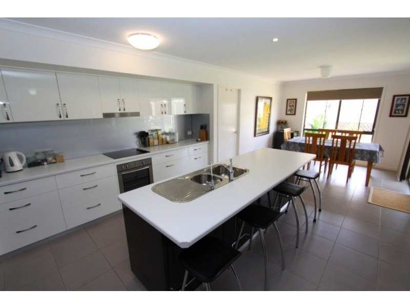 11 Allan Place, Kingaroy QLD 4610