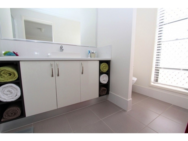 11 Allan Place, Kingaroy QLD 4610