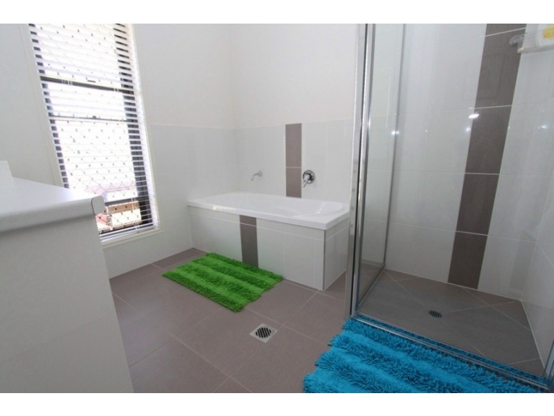 11 Allan Place, Kingaroy QLD 4610