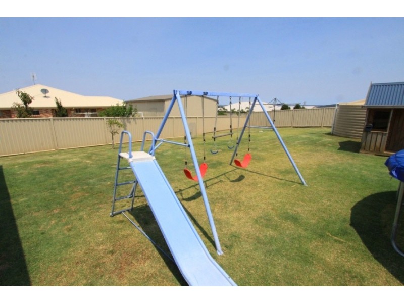 11 Allan Place, Kingaroy QLD 4610