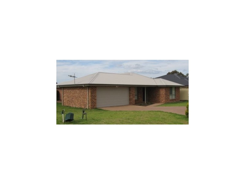18 MENAH AVENUE, Mudgee NSW 2850