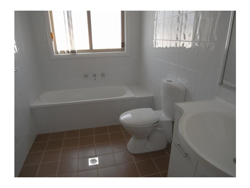 2 / 18 Bellevue Road, Mudgee NSW 2850