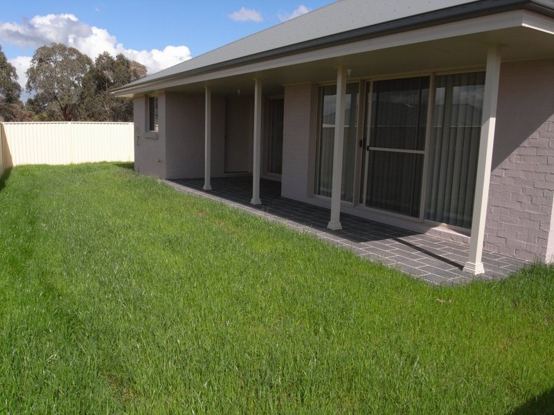 2 / 18 Bellevue Road, Mudgee NSW 2850