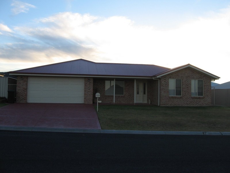 2 / 10 Kellett Drive, Mudgee NSW 2850