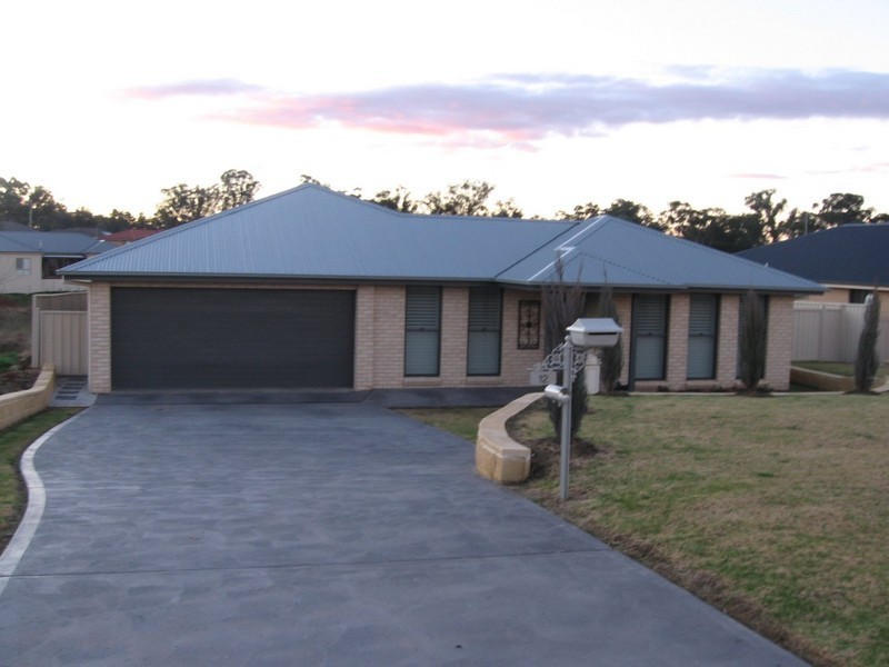 12 Bateman Avenue, Mudgee NSW 2850