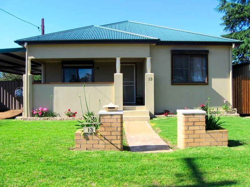 13 Belmore Street, Mudgee NSW 2850