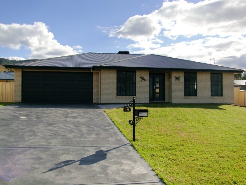 19 Hardy Crescent, Mudgee NSW 2850