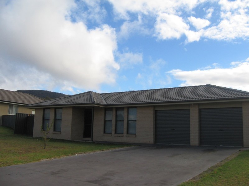 24 White Circle, Mudgee NSW 2850