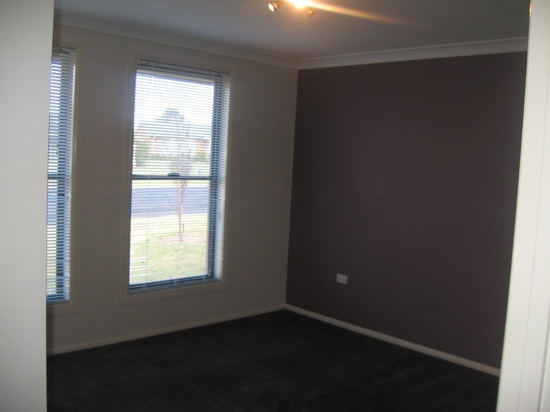 24 White Circle, Mudgee NSW 2850