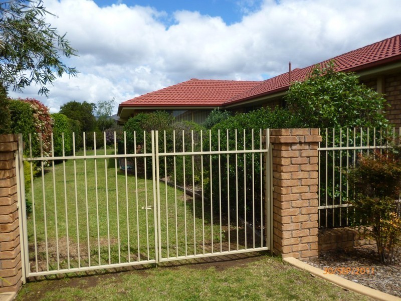17 Woodside Close, Mudgee NSW 2850