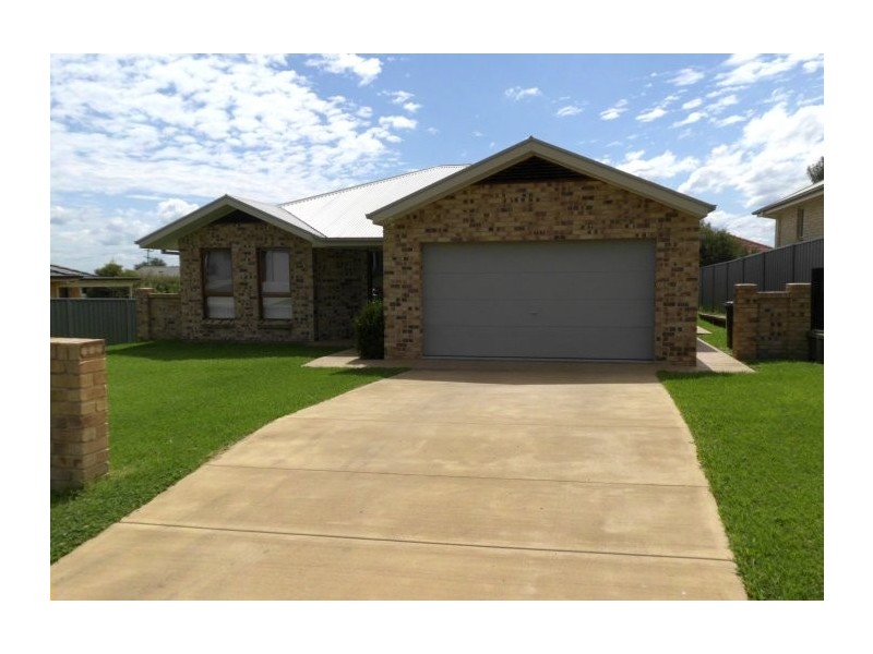 13 FLIRTATION AVENUE, Mudgee NSW 2850