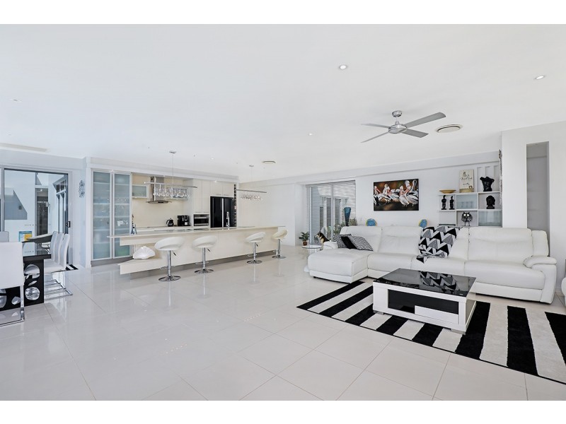 4 Silky Oak Place, Pelican Waters QLD 4551