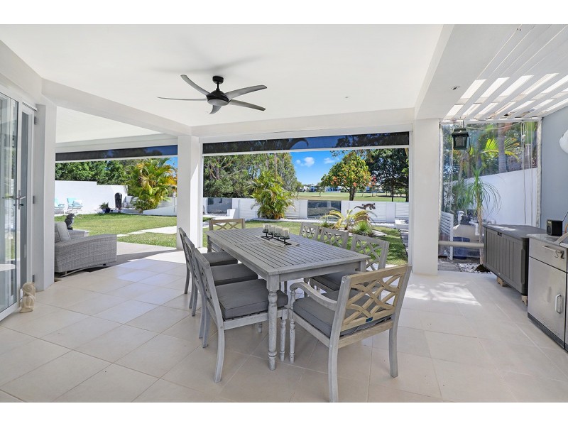 4 Silky Oak Place, Pelican Waters QLD 4551