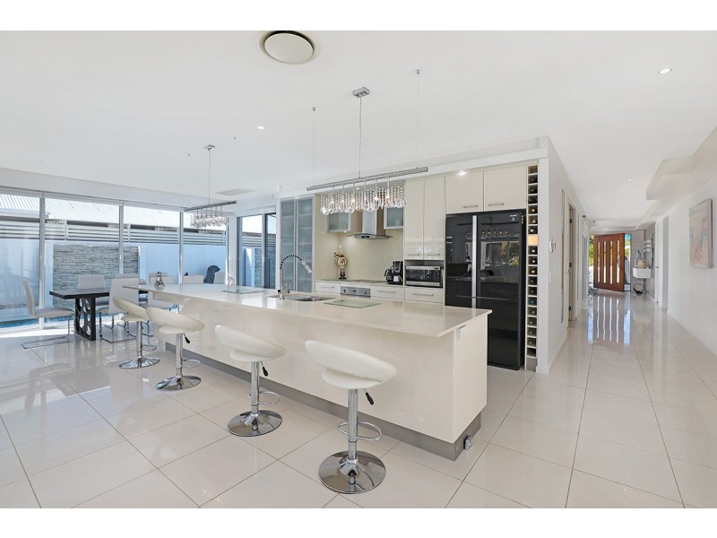 4 Silky Oak Place, Pelican Waters QLD 4551