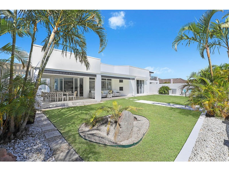 4 Silky Oak Place, Pelican Waters QLD 4551