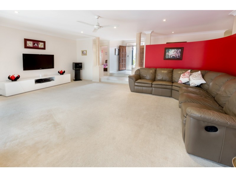 1 Waterhen Ct, Pelican Waters QLD 4551