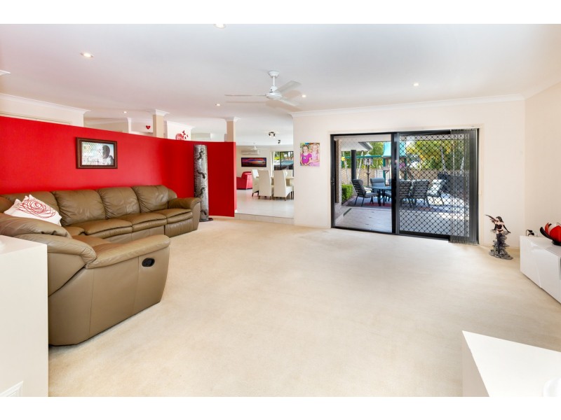 1 Waterhen Ct, Pelican Waters QLD 4551
