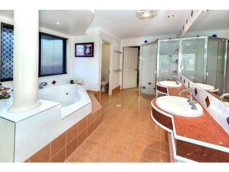 1 Waterhen Ct, Pelican Waters QLD 4551