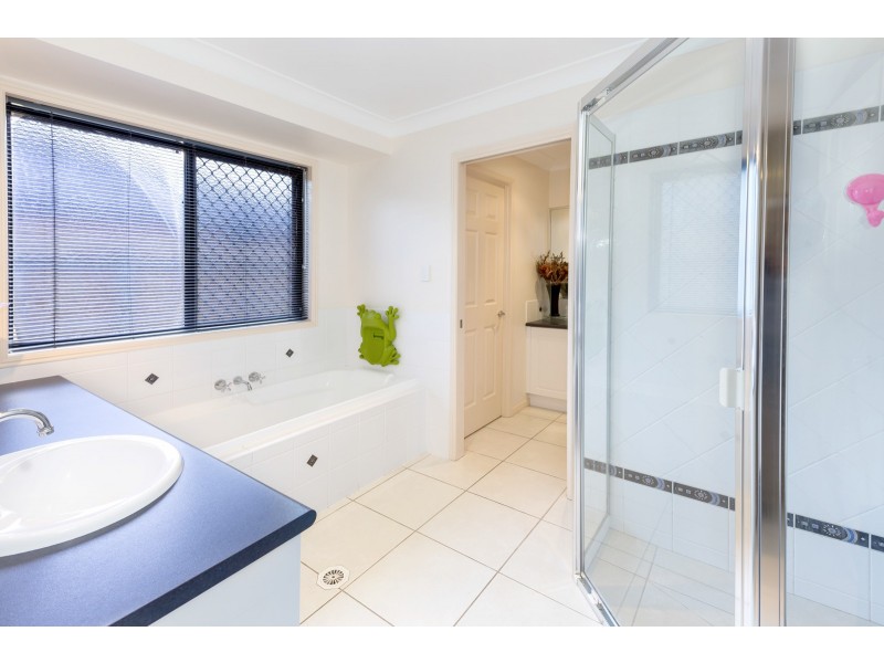 1 Waterhen Ct, Pelican Waters QLD 4551