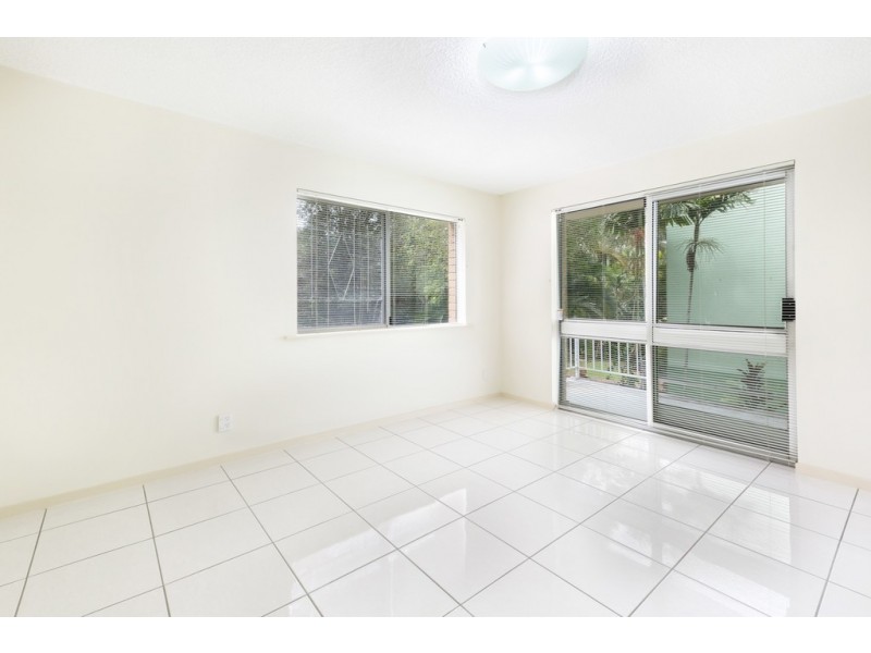 2/17 Arthur St – Excalibur, Kings Beach QLD 4551