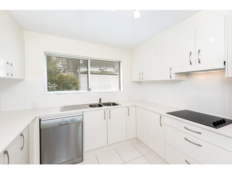 2/17 Arthur St – Excalibur, Kings Beach QLD 4551