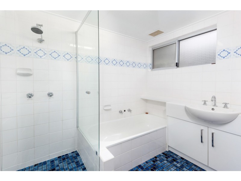 2/17 Arthur St – Excalibur, Kings Beach QLD 4551