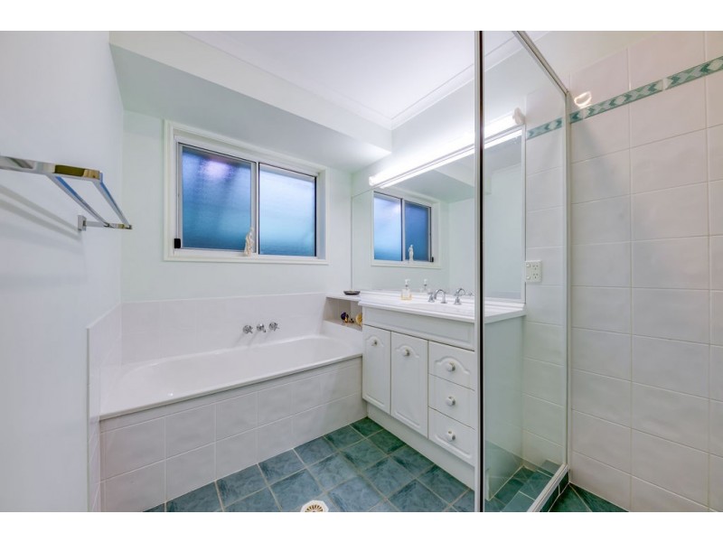 8 Kinross Court, Caloundra West QLD 4551