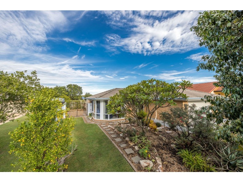 8 Kinross Court, Caloundra West QLD 4551