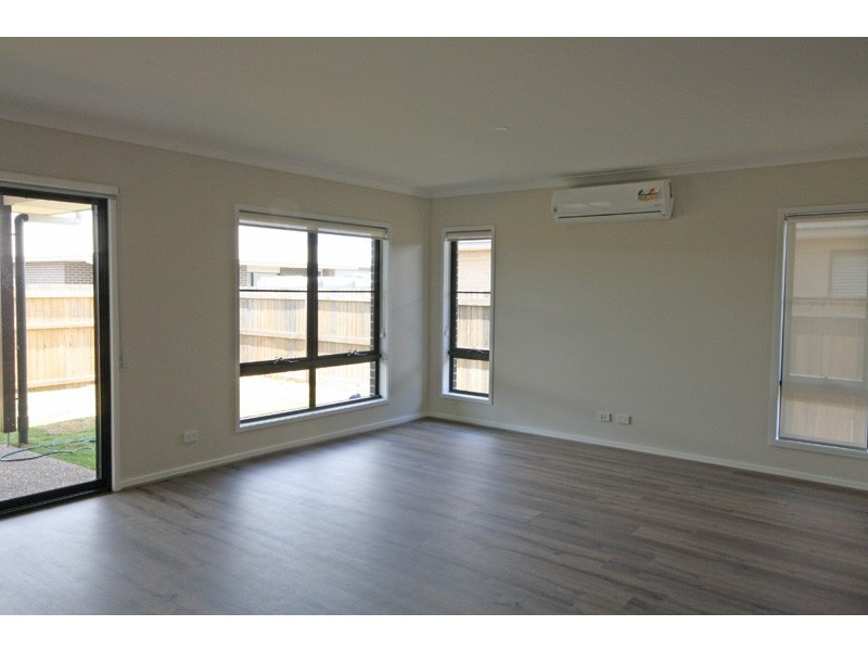 10 Ochre Cres, Caloundra West QLD 4551