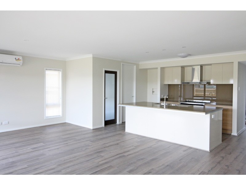 10 Ochre Cres, Caloundra West QLD 4551