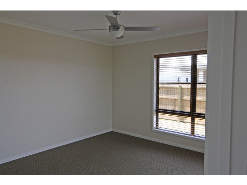 10 Ochre Cres, Caloundra West QLD 4551