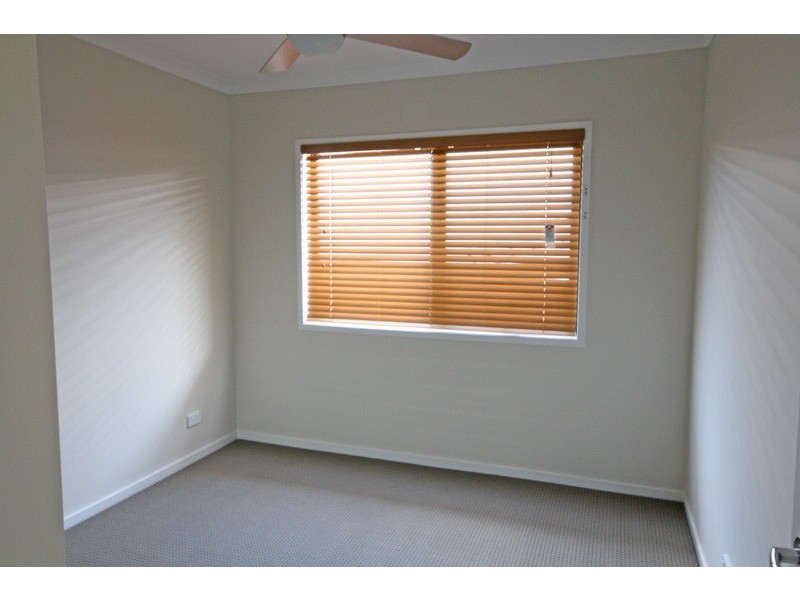 10 Ochre Cres, Caloundra West QLD 4551