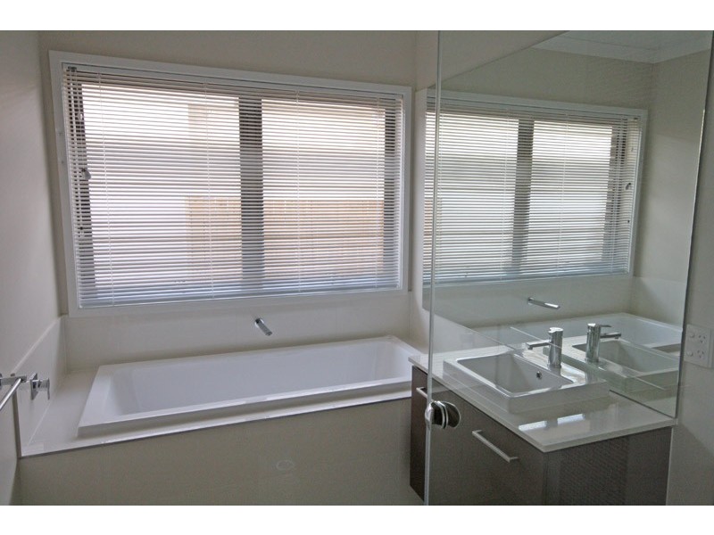 10 Ochre Cres, Caloundra West QLD 4551